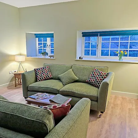 Bracken At Holly House - Uk44469 *