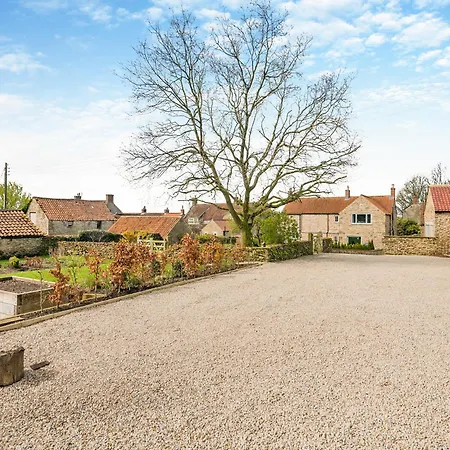 Bracken At Holly House - Uk44469 *